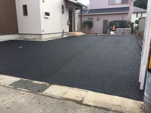 千葉にて駐車場舗装工事が完了しました。